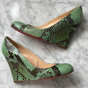 EUC CHRISTIAN LOUBOUTIN Miss Boxe Python Wedge 38